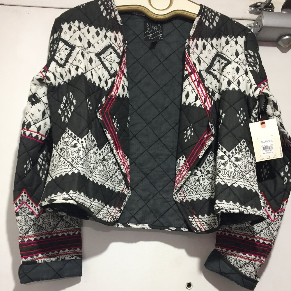 BILLABONG OPEN FRONT CROPPED QUILTED JACKETS SIZE M